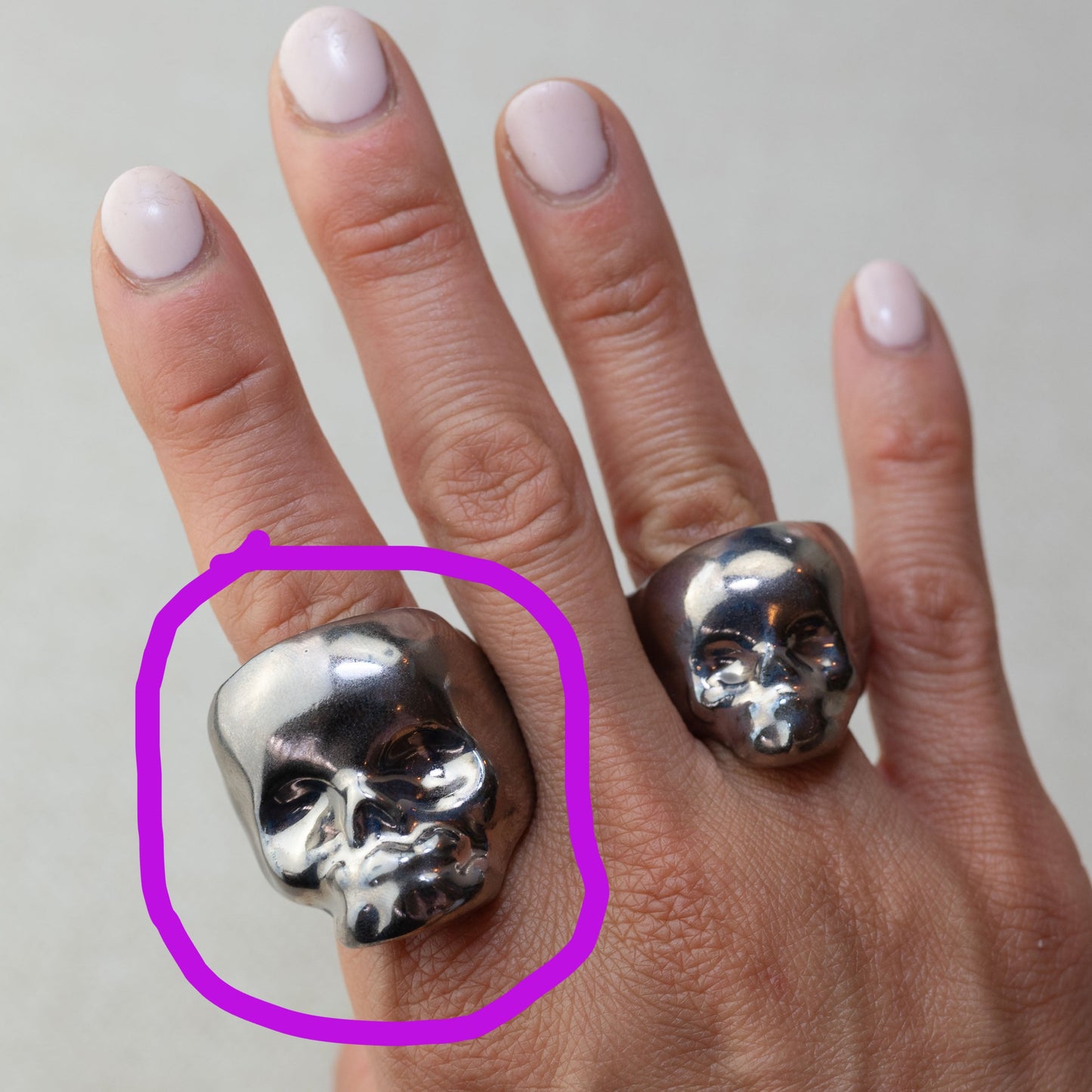 Gilded Porcelain Mega Skull Ring - White Gold