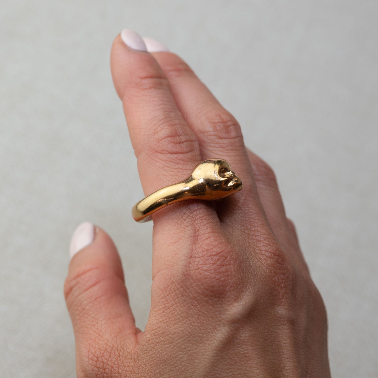 Gilded Porcelain Skull Band Ring - Yellow Gold