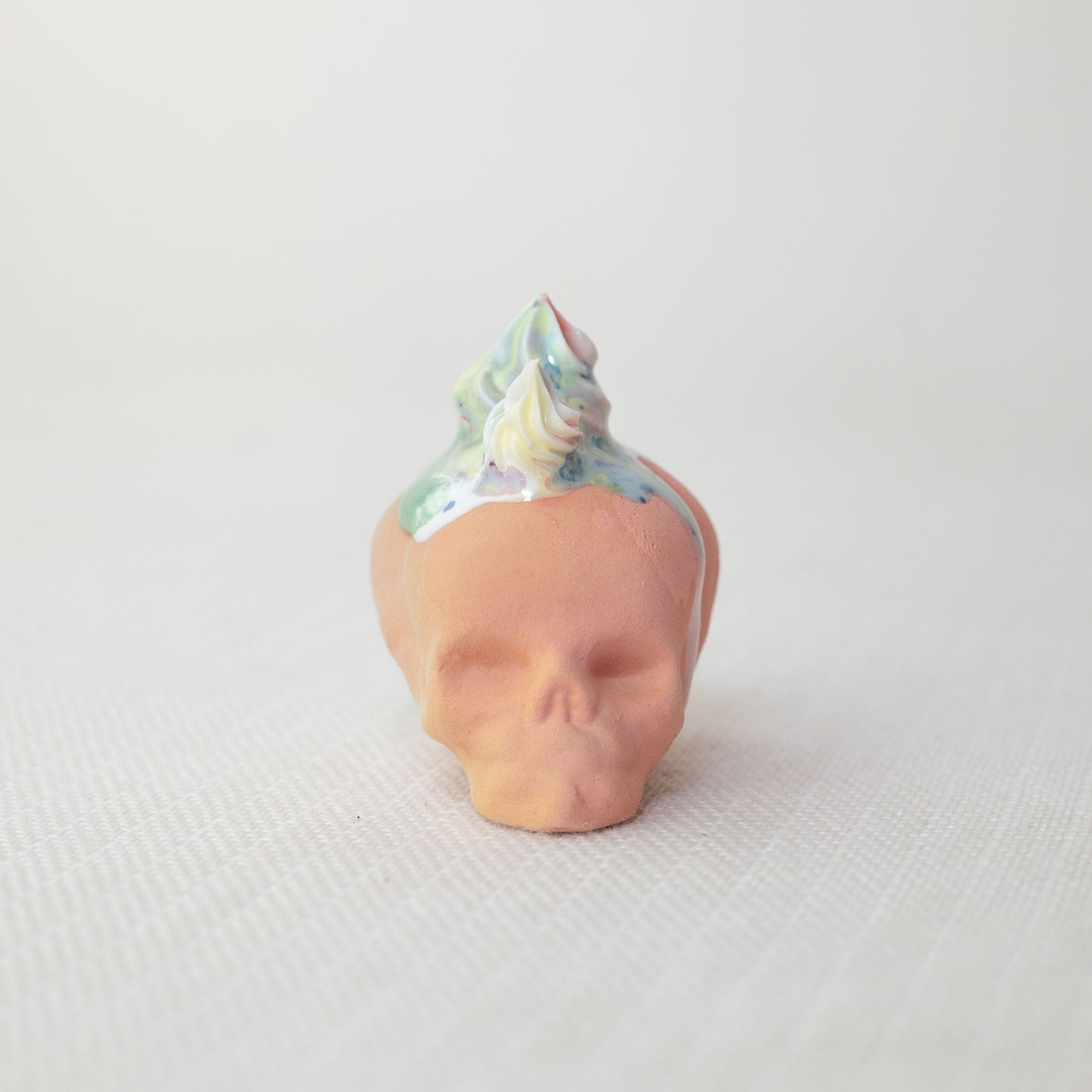 Small Rainbow Unicorn Dessert Skull M1