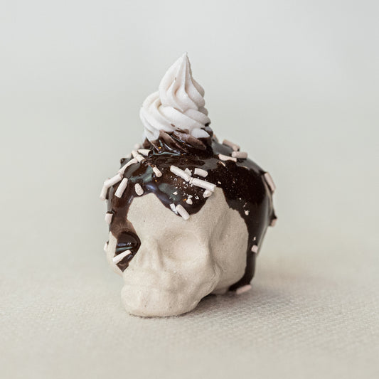 Ceramic Chocolate Drizzle Vanilla Skull (Small)