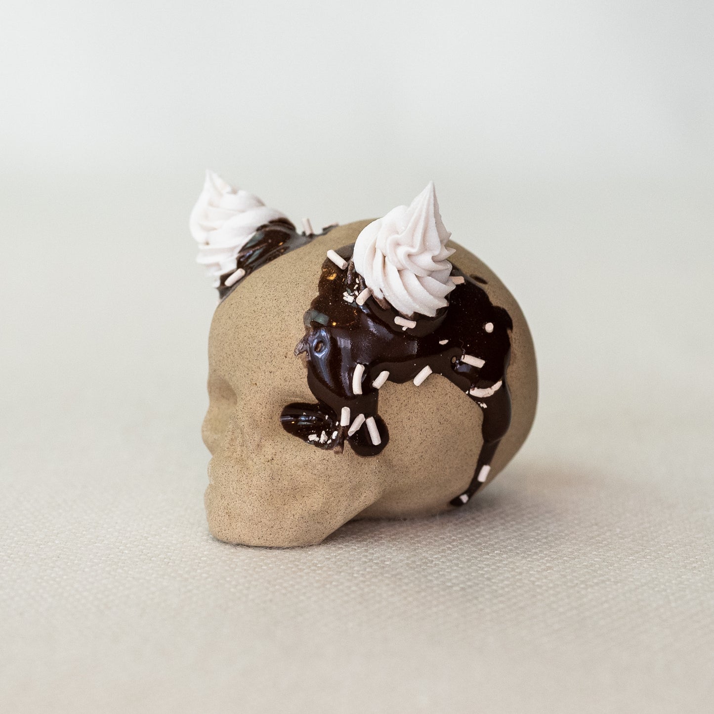 Ceramic Cream Horn Chocolate Drizzle Skull (Medium)