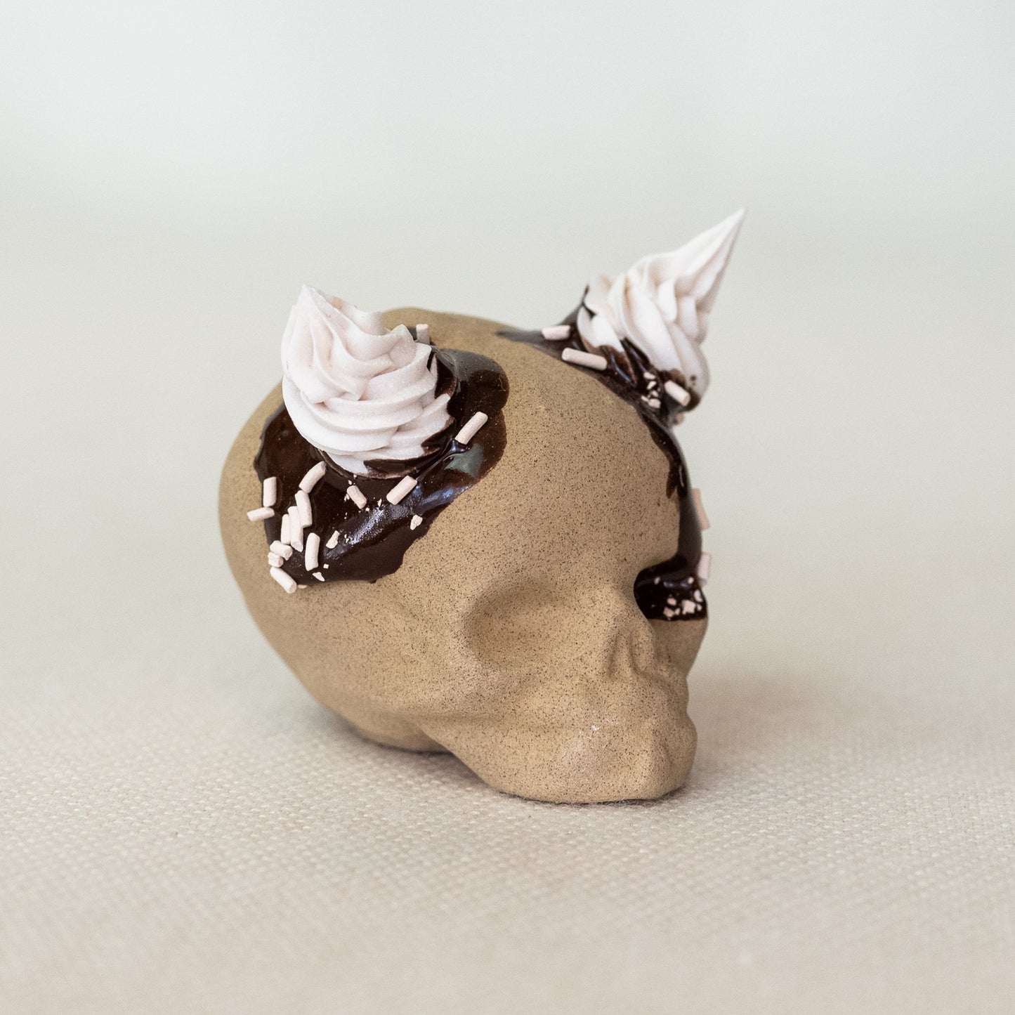 Ceramic Cream Horn Chocolate Drizzle Skull (Medium)