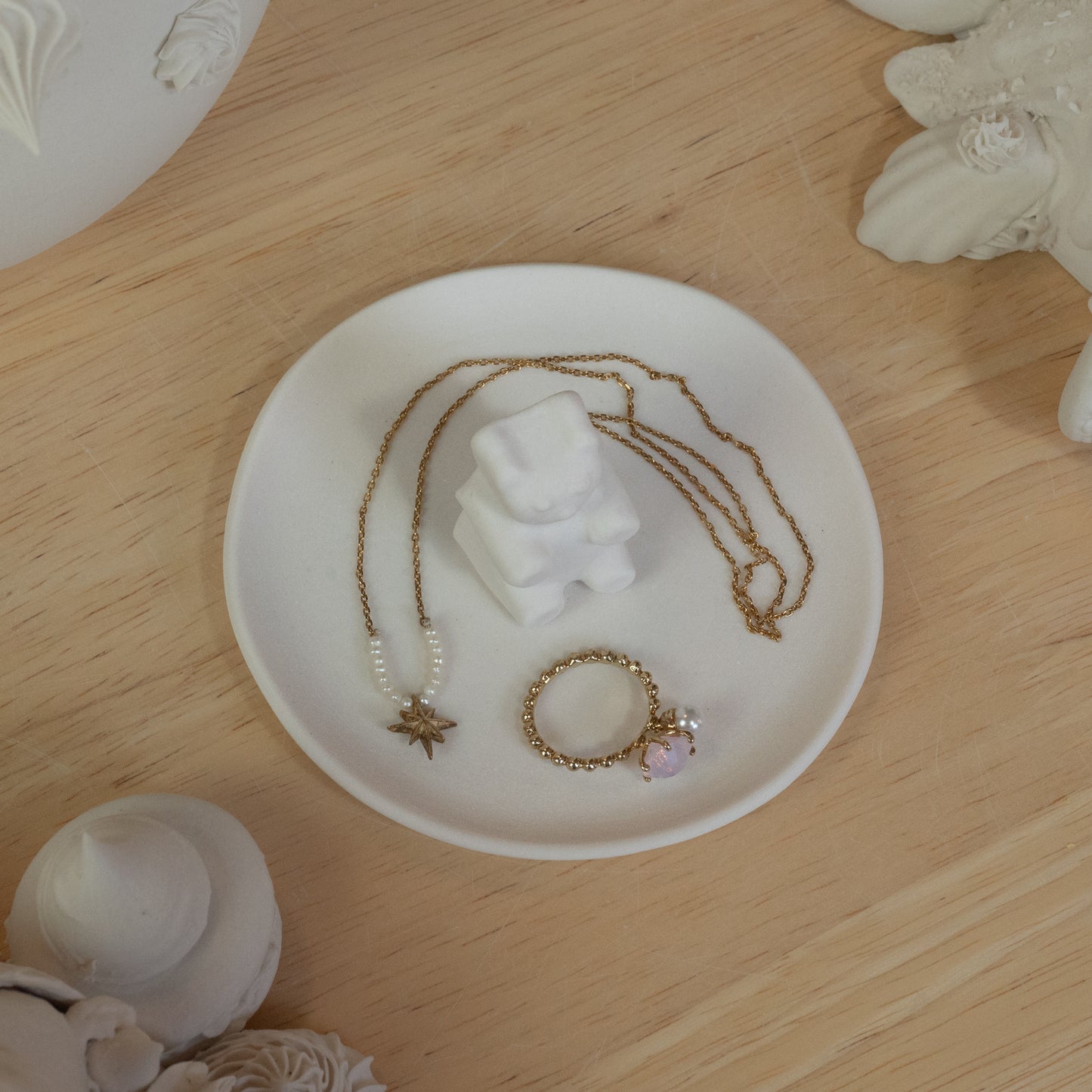 Porcelain ring dish plate gummy bear jewelry holder