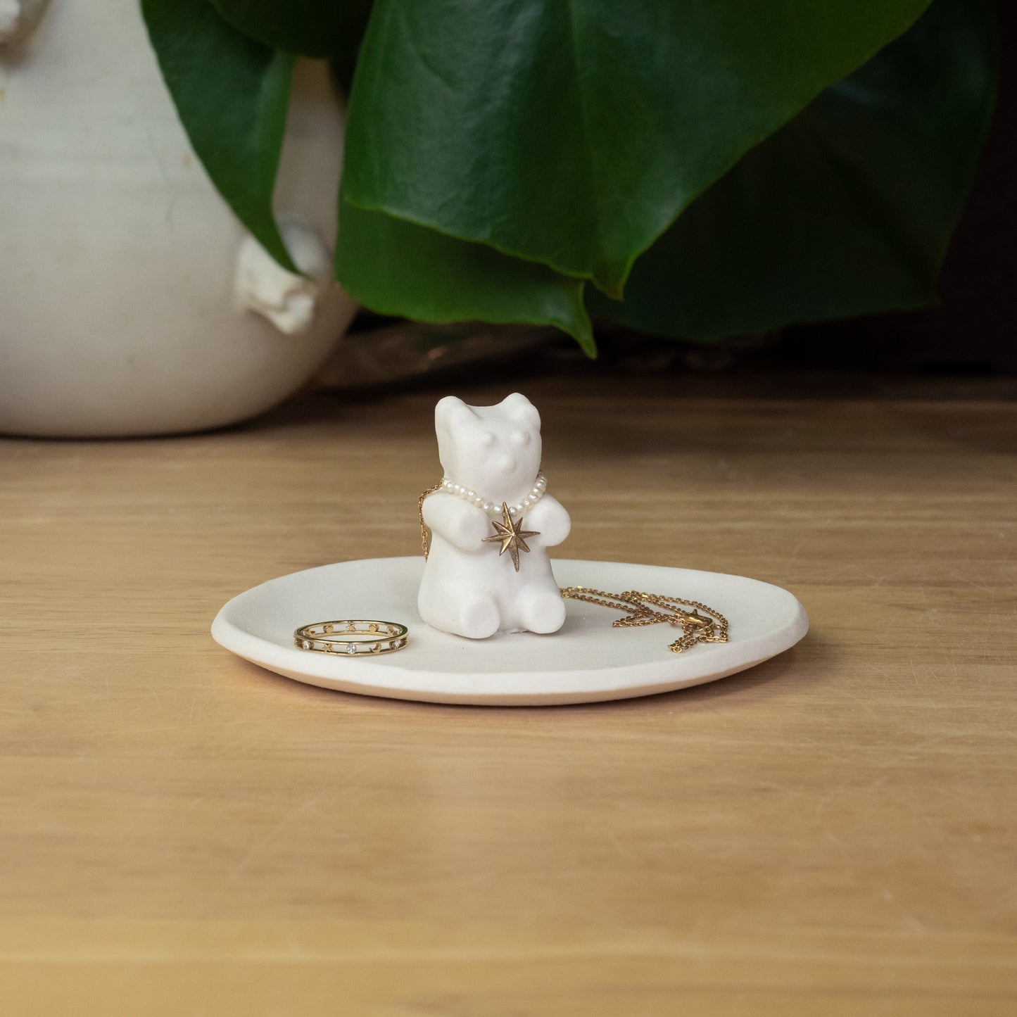 Porcelain ring dish plate gummy bear jewelry holder