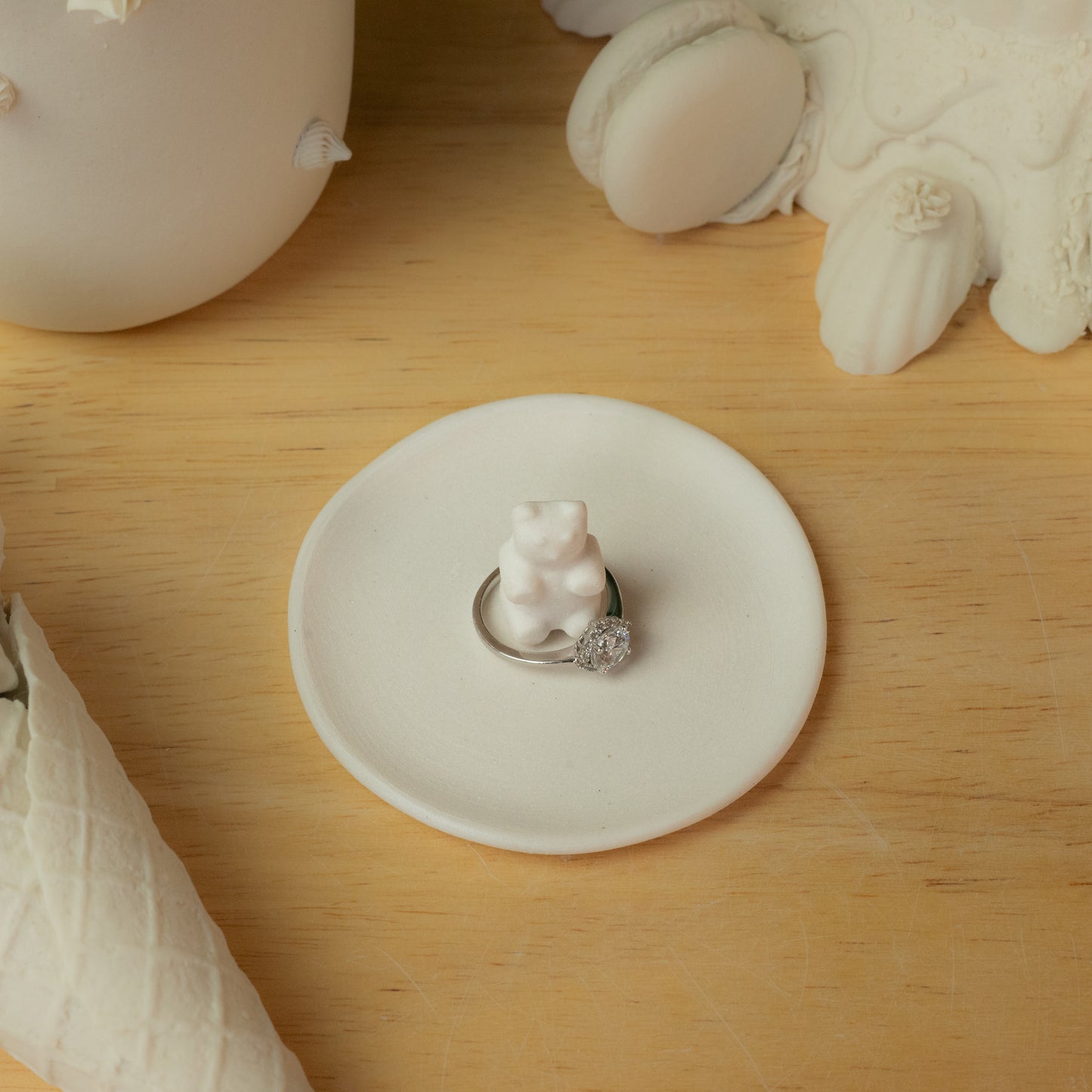 Porcelain ring dish plate gummy bear jewelry holder