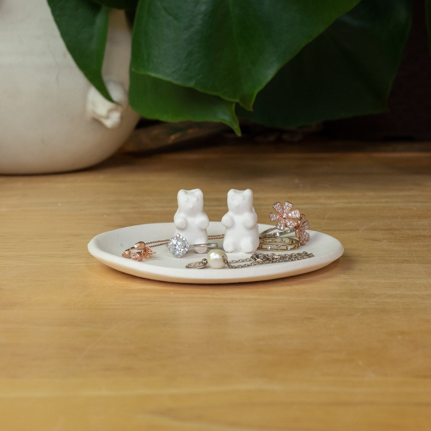 Porcelain ring dish plate gummy bear jewelry holder