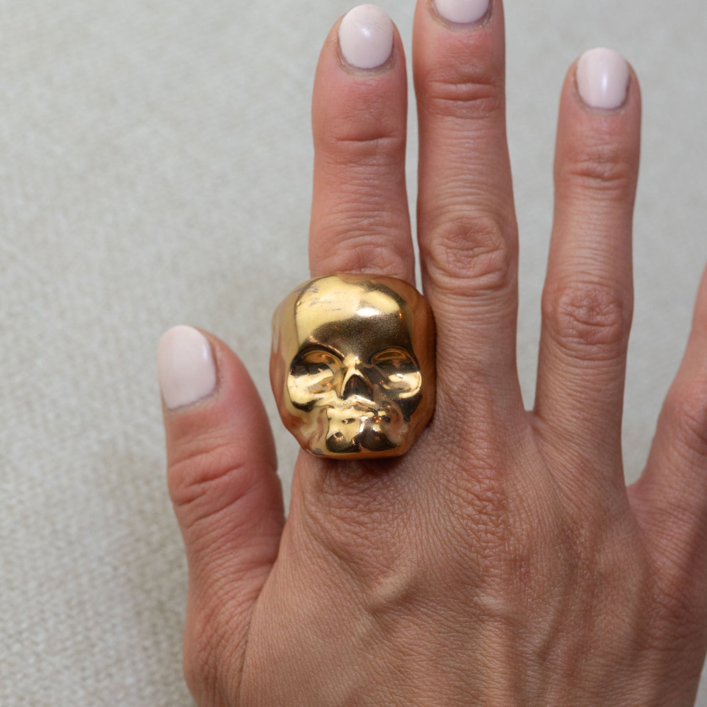 Gilded Porcelain Mega Skull Ring - Yellow Gold
