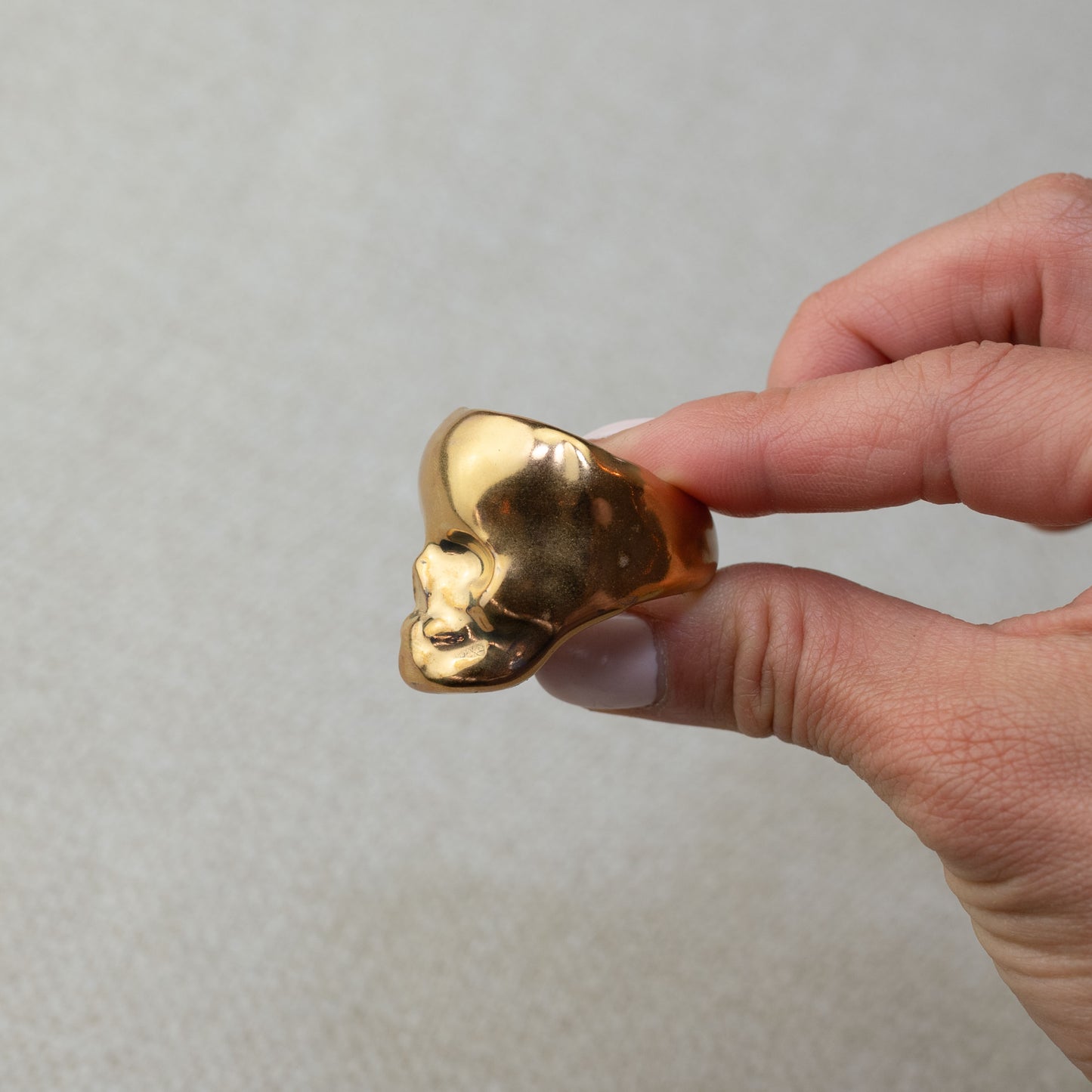 Gilded Porcelain Mega Skull Ring - Yellow Gold