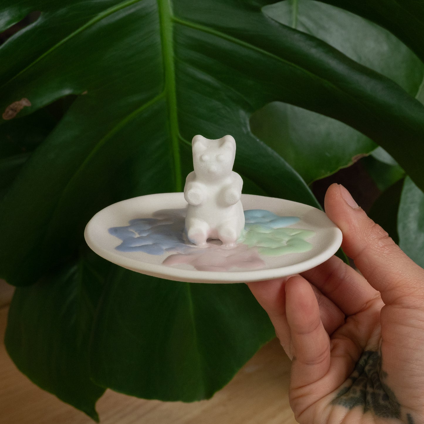 Porcelain ring dish plate gummy bear jewelry holder